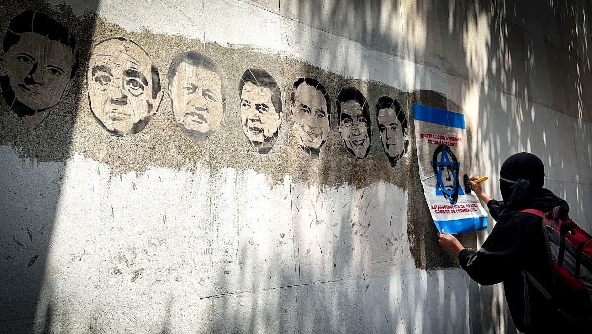 Familiares, estudiantes y sociedad civil han exigido justicia contra los ex funcionarios implicados en el caso Ayotzinapa. | Cuartoscuro