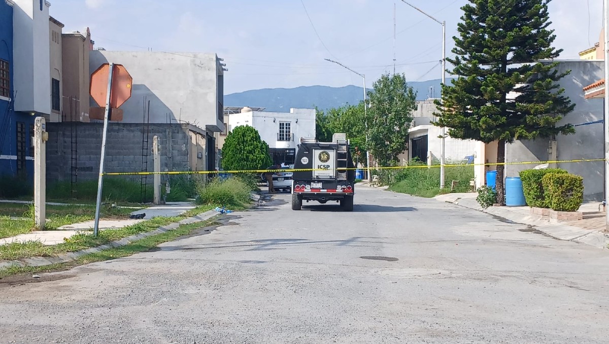 La Policía de Juárez detuvo a tres hombres y una mujer que se disponían a retirarse de la vivienda. | Agustín Martínez