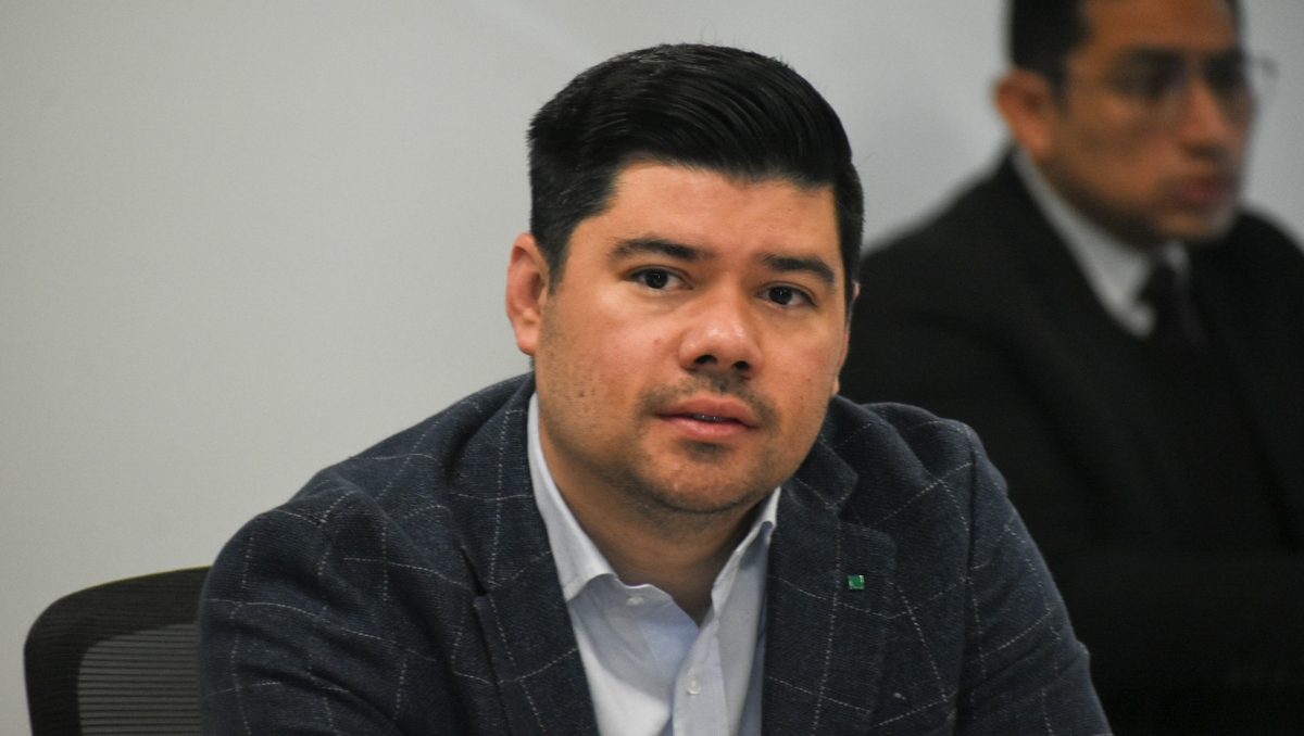 PVEM Puebla prohibirá cirugías estéticas en menores de edad | EsImagen