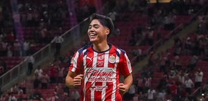 Samir Inda sorprendió con un gran gol en el último partido de Chivas, pero su uniforme generó polémica