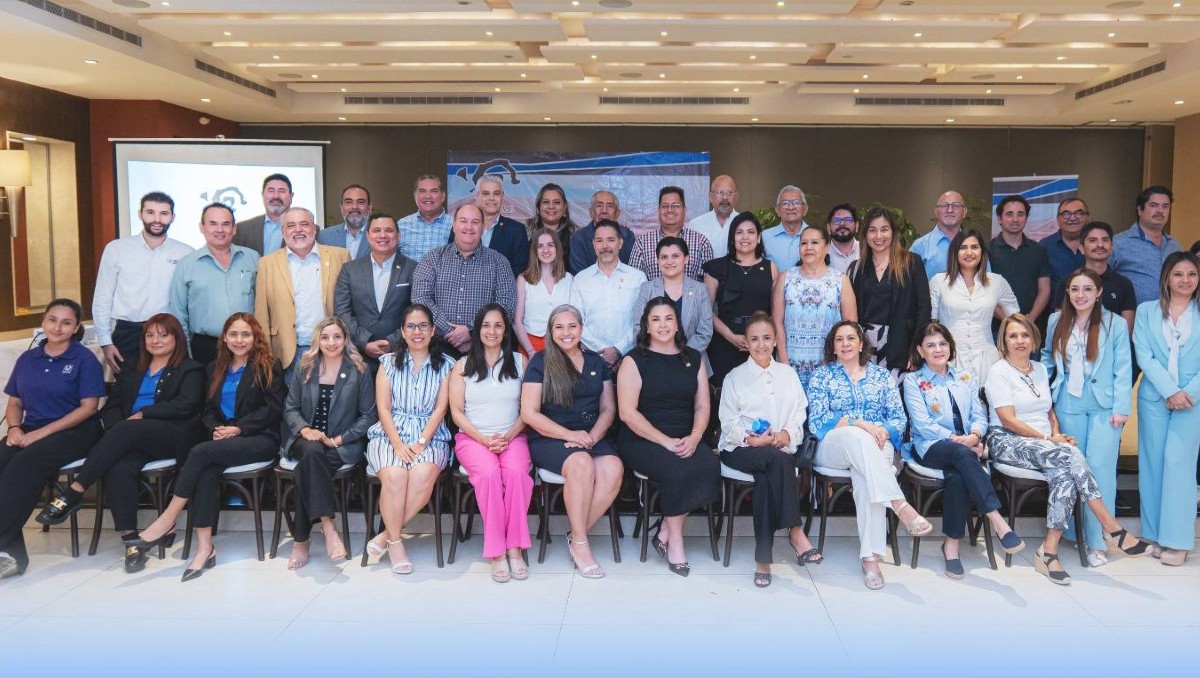 Miembros de la Sección Tampico de la Amasfac.
