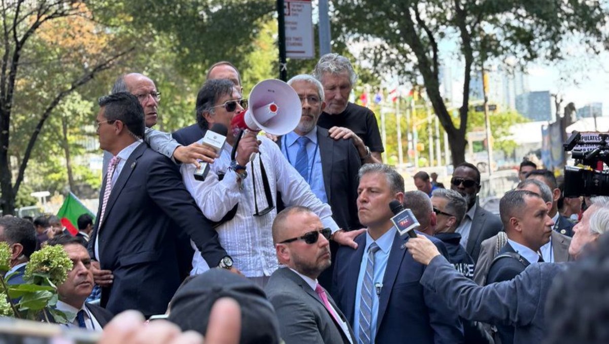El Presidente protestó junto a Roger Waters, y diversos colectivos propalestinos en Nueva York. (Redes sociales)