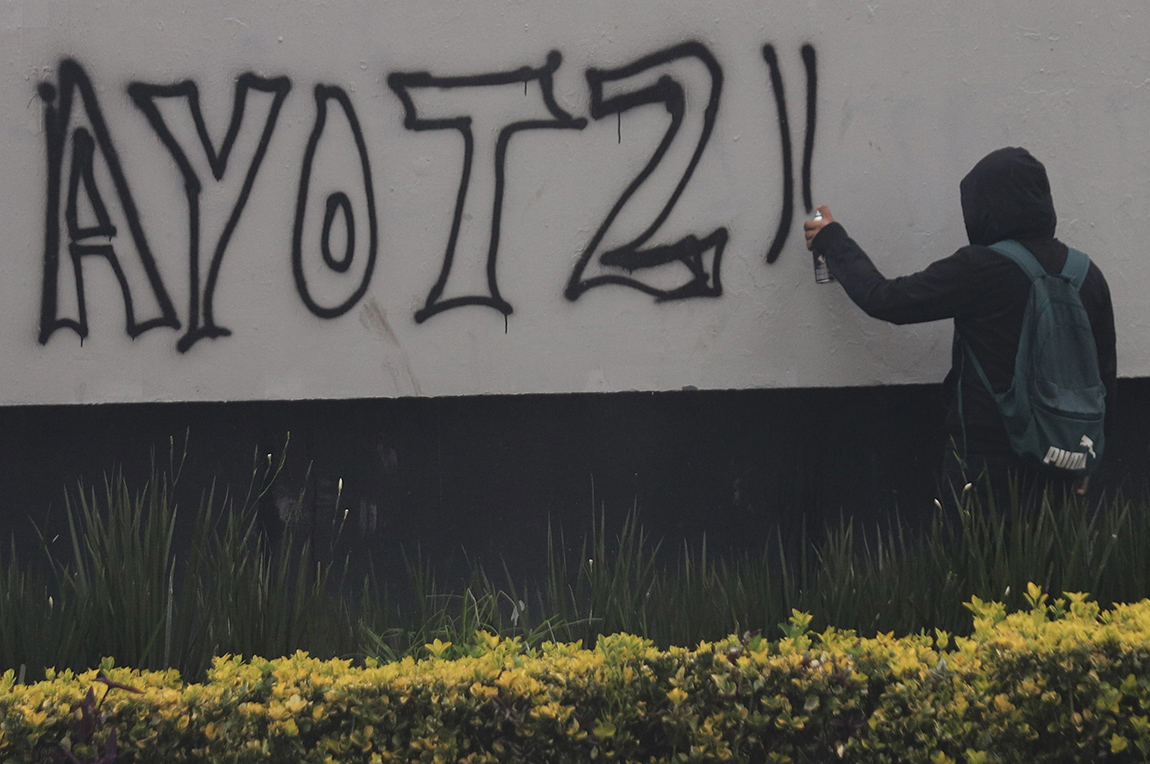 Ayotzinapa, en Náhuatl, significa tortuga cuatro veces preñada. Jorge Carballo.