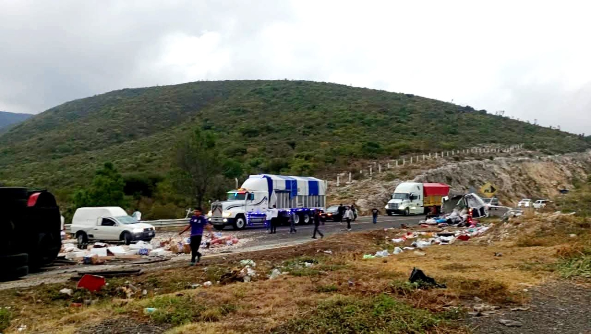 Choque en la Cuacnopalan-Oaxaca deja heridos y daños materiales | Especial