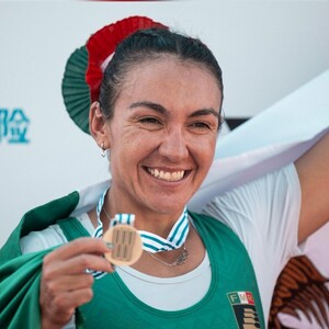 La mexicana Kenia Lechuga gana medalla de bronce en Mundial de Remo Shanghái 2025.