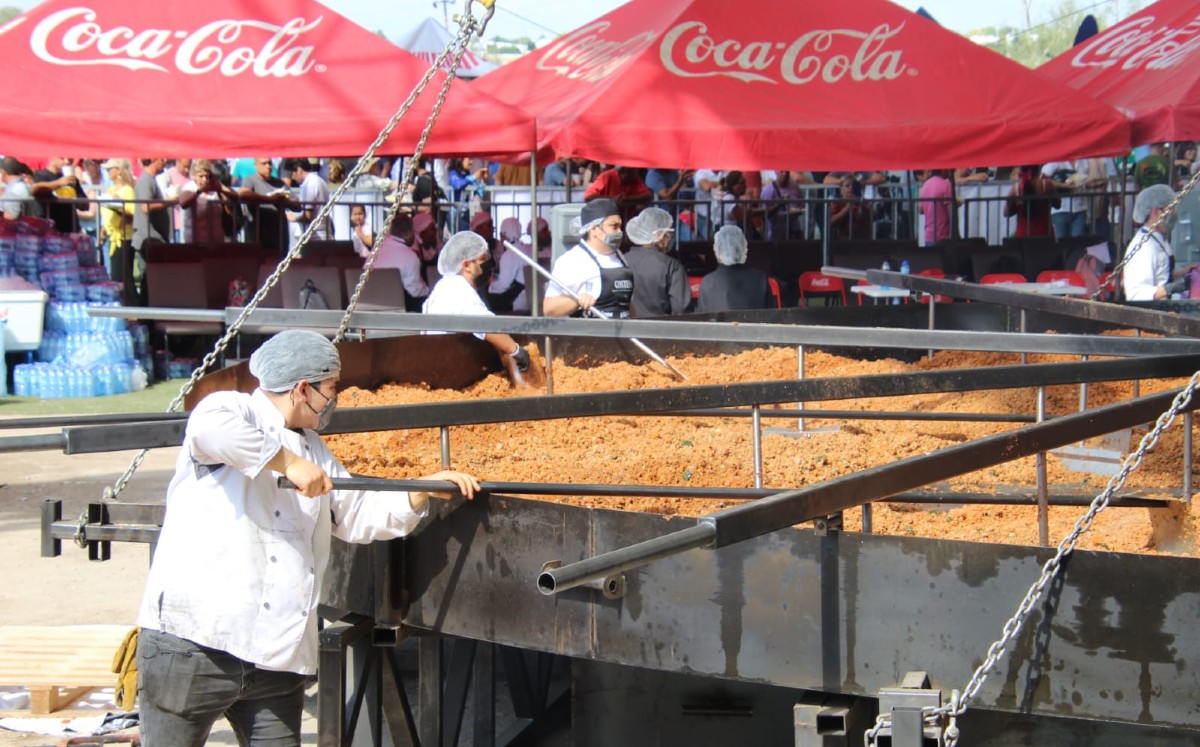 Torreón rompe Récord Guinness con discada más grande del mundo. l Verónica Rivera