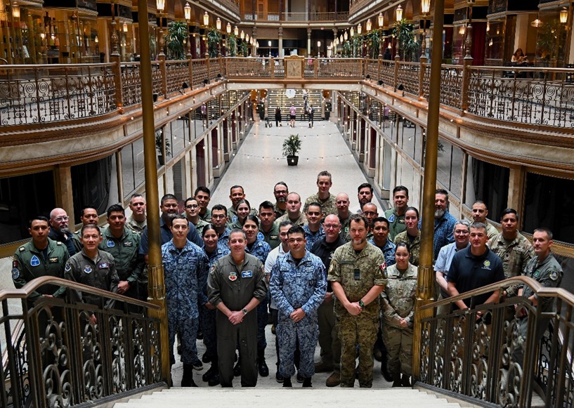 En el encuentro estuvieron presentes altos mandos de la Defensa.