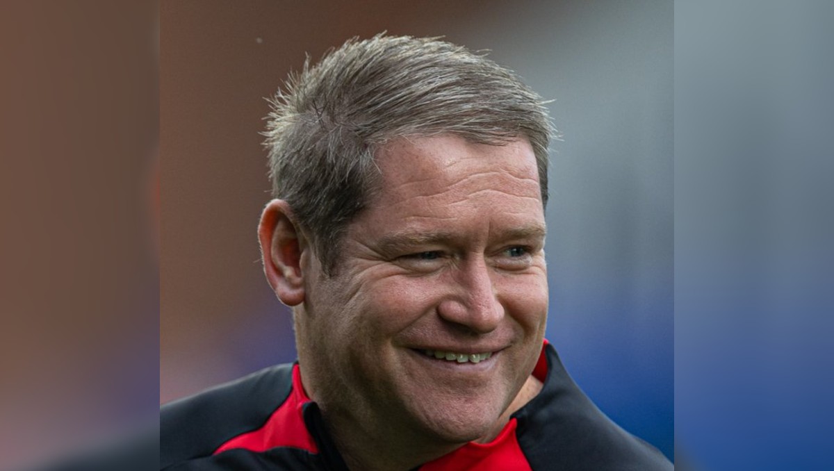 Investigan la muerte del ex entrenador del Liverpool femenil Matt Beard (X @LiverpoolFCW)