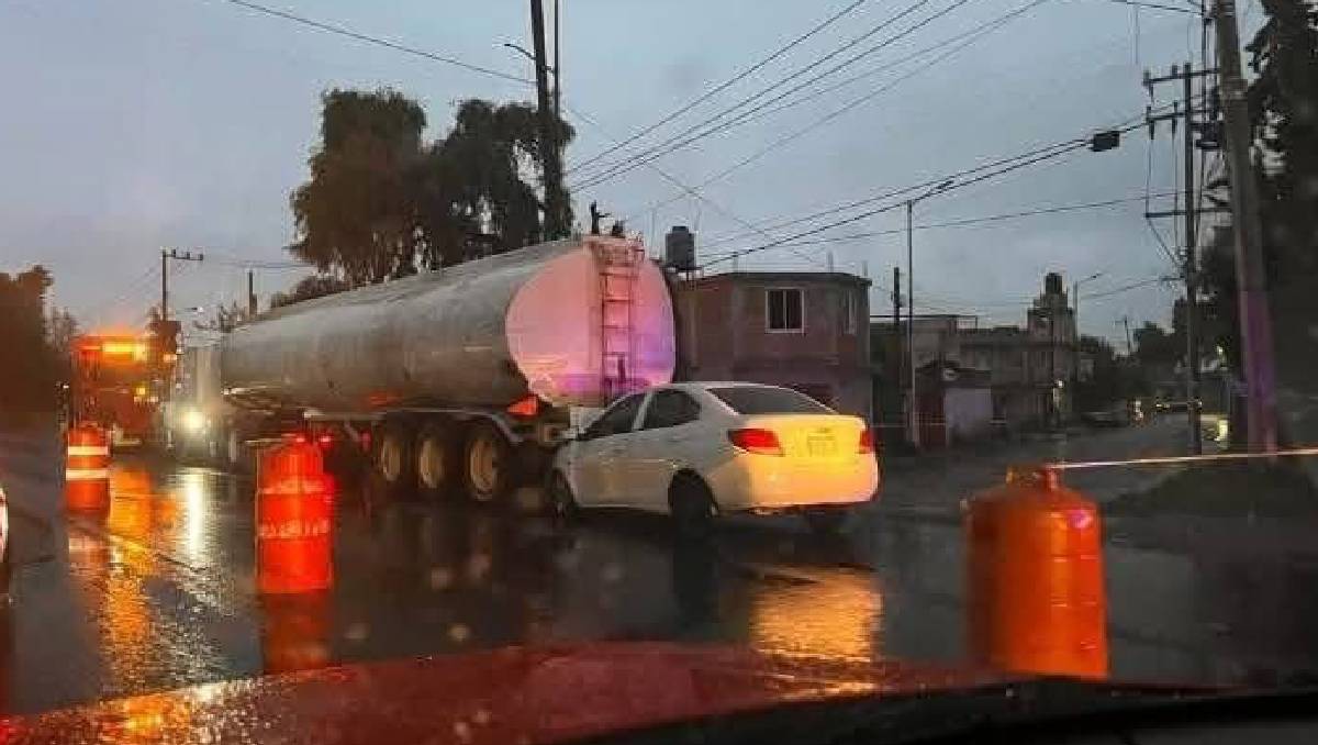 Reportan tránsito lento tras choque en la carretera Toluca-Tenango. Foto: (Especial)