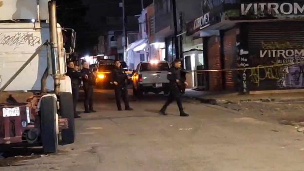 Autoridades vigilan lugar de asesinato en la colonia Arenales Tapatíos en Zapopan (Vicente Torres Alfaro)