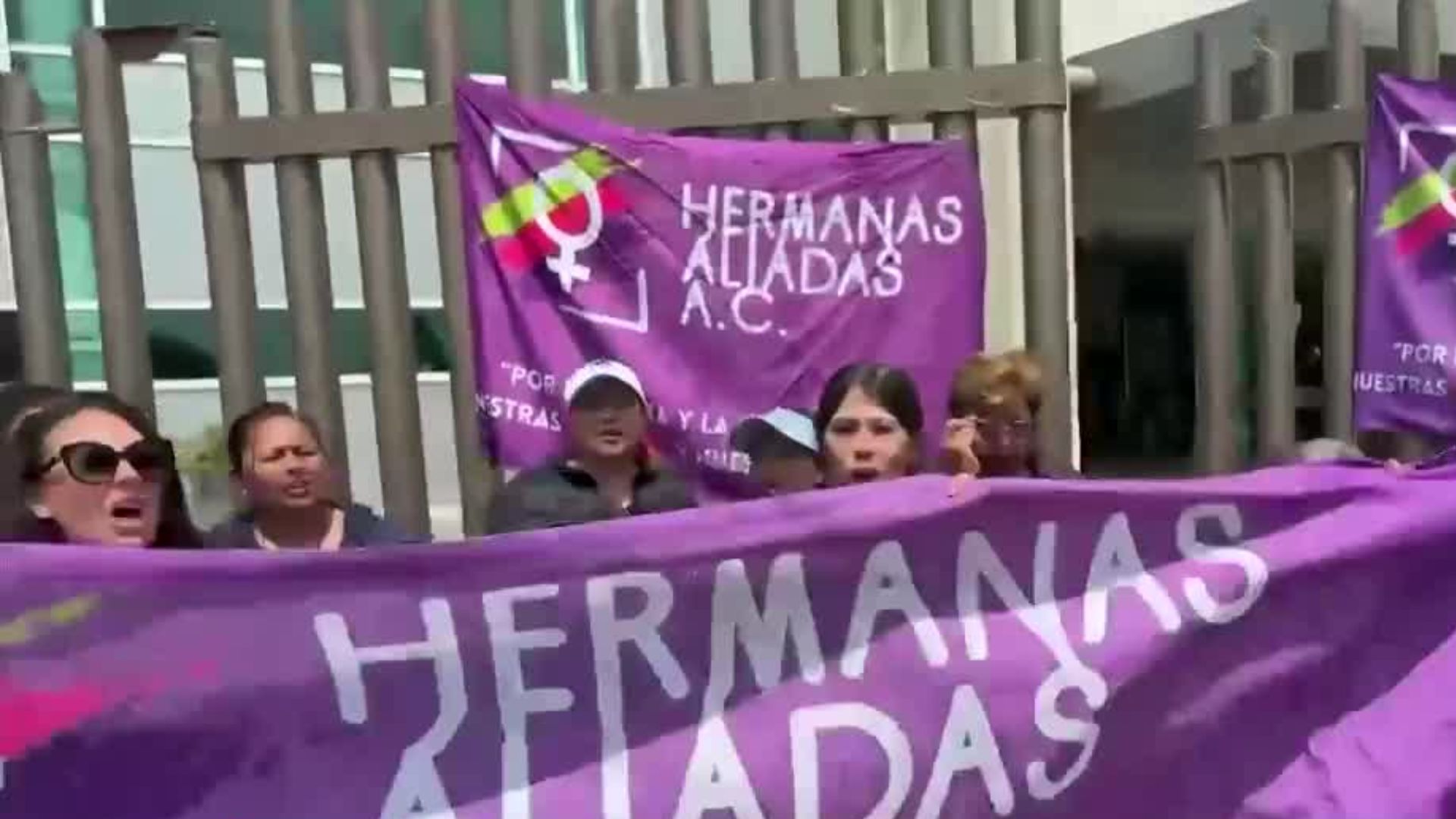 Exigen justicia por el intento de feminicidio por parte del exregidor de Tlanepantla