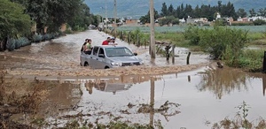 El desbordamiento del río Tajo a causa de las fuertes lluvias de la madrugada del lunes dejó cientos de damnificados en Jalisco