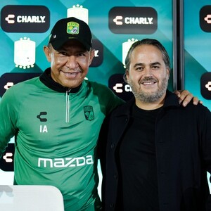Ignacio Ambriz, director técnico, y Jesús Martínez Murguía, presidente del León