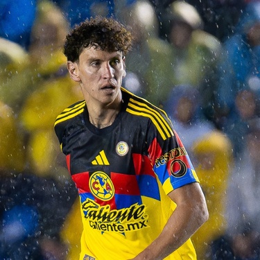 El defensa Igor Lichnovsky regresó a los entrenamientos del Club América luego de no tener actividad con el equipo desde el Clásico Nacional.
