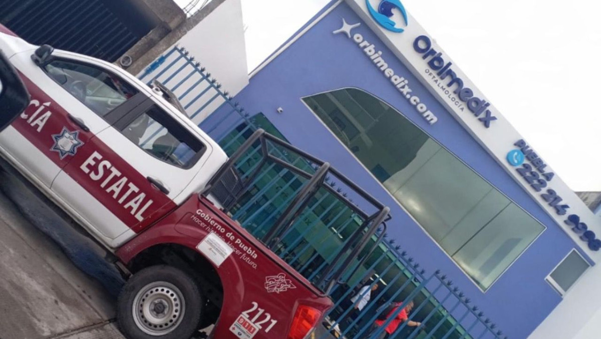 Roban cajero en clínica de Puebla | Especial