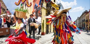 Oaxaca es mucho más que un destino turístico: es un punto de encuentro en donde se entrelazan tradiciones, gastronomía, herencia indígena y mucha cultura.