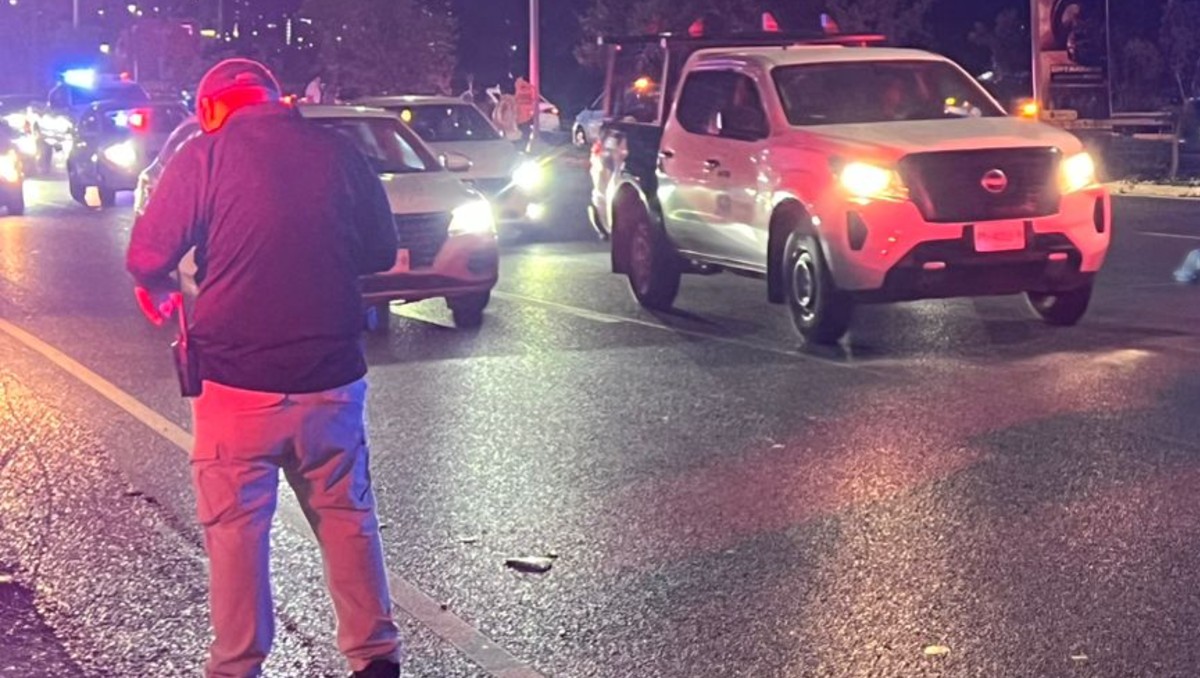 El accidente se registró la noche de este miércoles en el bulevar Antonio L. Rodríguez. Foto: Mayte Villasana