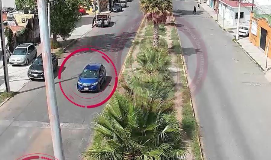 Detienen a tres personas por robo de auto. (Cortesía)