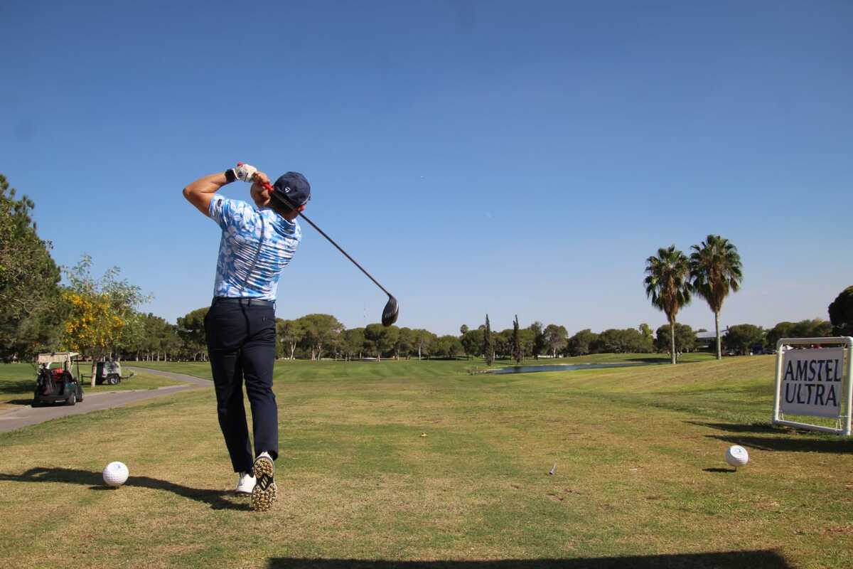 Inicia categoría estelar en el LI Torneo Anual de Golf en Torreón. (Verónica Rivera)