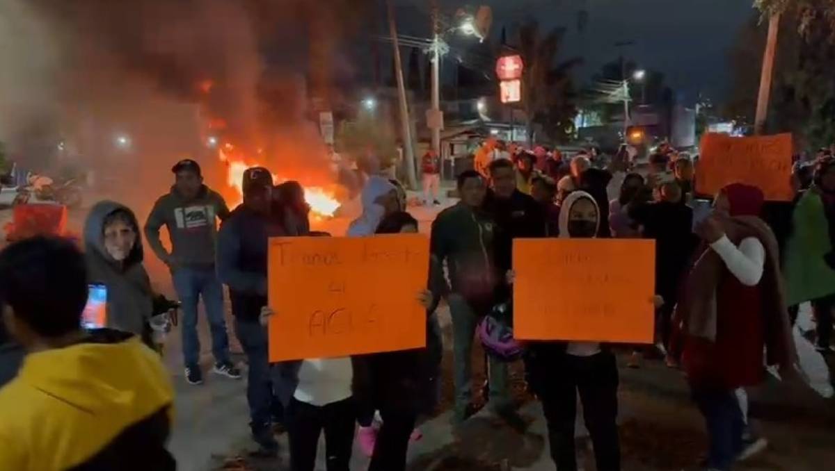 Manifestantes exigen al presidente municipal, Daniel Serrano, que se garantice el abasto de agua. Especial