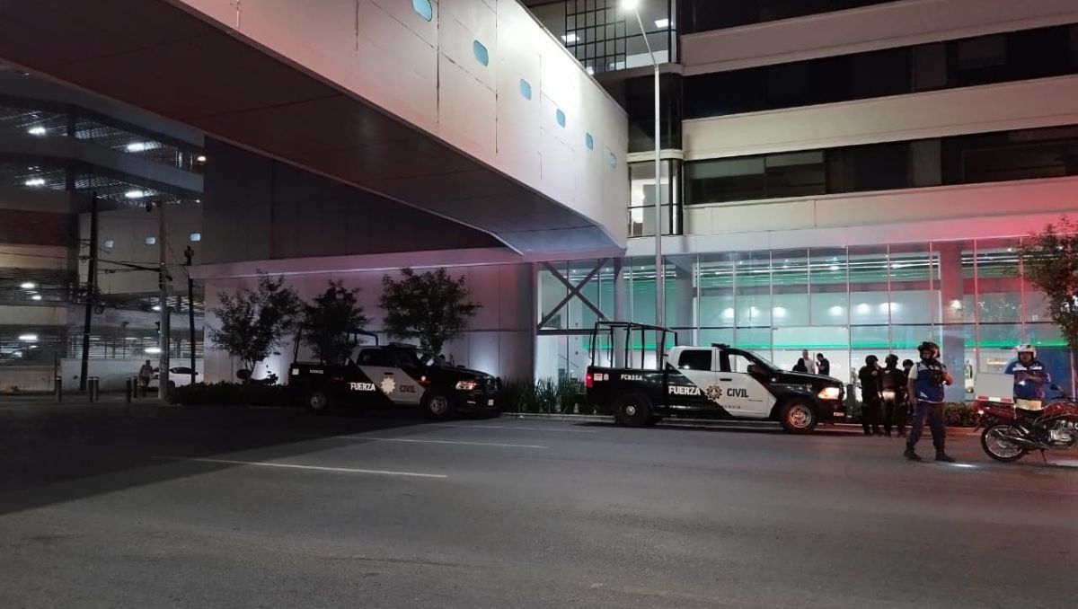 Los elementos de seguridad heridos fueron trasladados a un hospital. | Especial