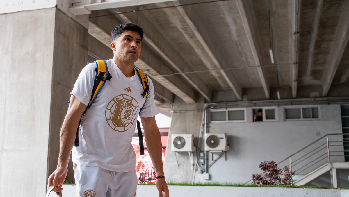 Nico Ibáñez, descartado para enfrentar a Cruz Azul por una sutura en el pie (Imago7)