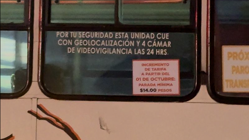 Pasajeros enfrentan a chofer por aumento ilegal en tarifas en Edomex