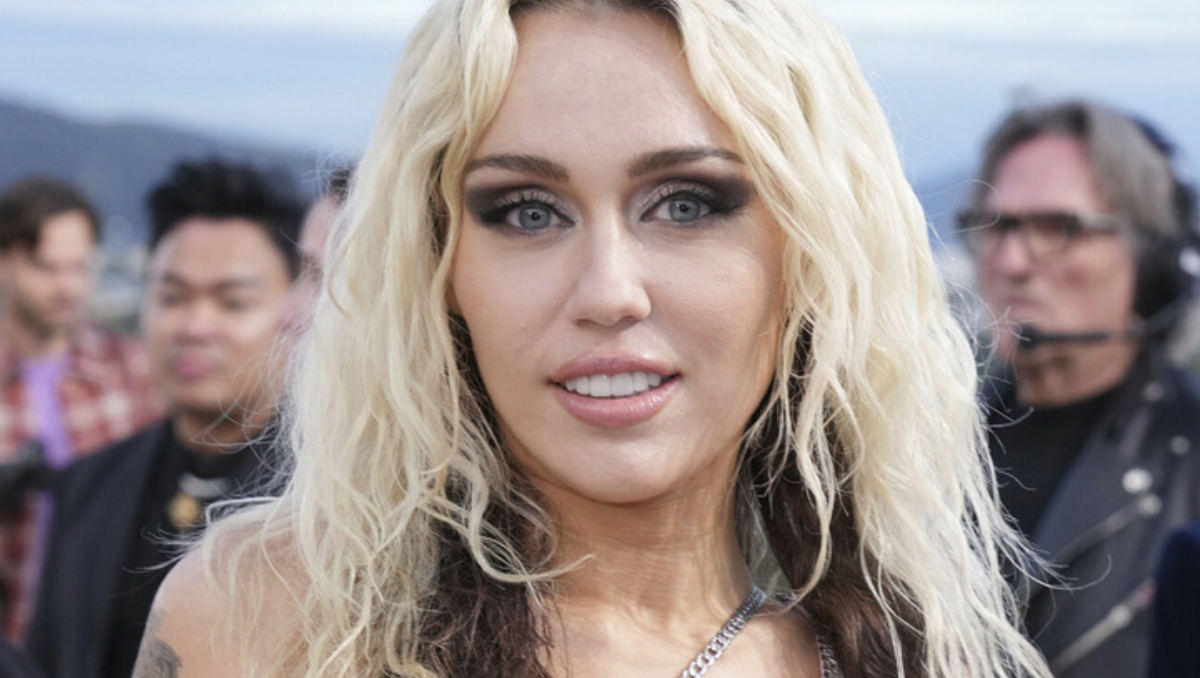 "Fui la primera persona que fue cancelada", confesó Miley Cyrus al reflexionar sobre la brutal crítica que enfrentó al dejar a Hannah Montana.