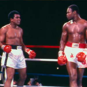 Se cumplen 45 años de aquella legendaria pelea en la que Larry Holmes derrotó a Muhammad Ali por nocaut técnico, el único que pudo lograrlo.