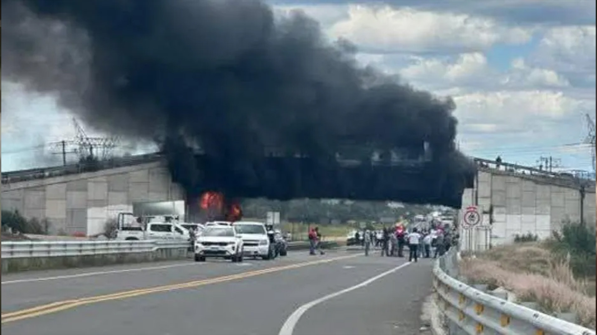 En la autopista Puebla-Tlaxcala, una disputa entre sindicatos desata un enfrentamiento