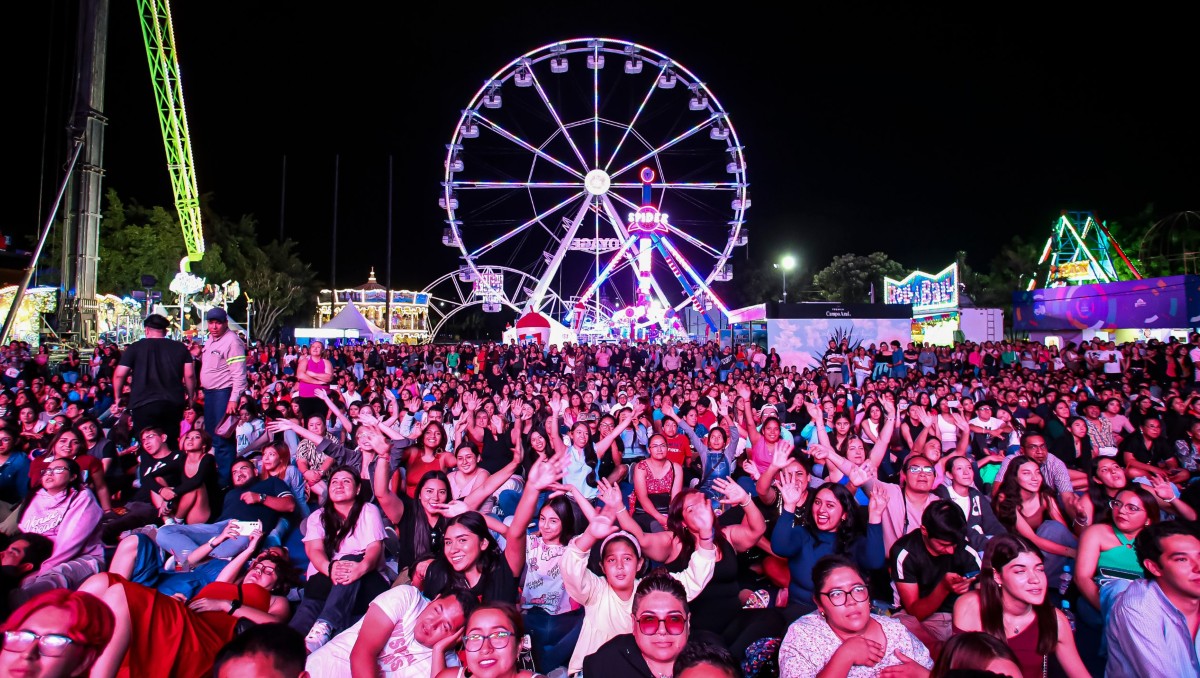 Fiestas de Octubre inician una nueva edición en el auditorio Benito Juárez (X Fiestas de Octubre)