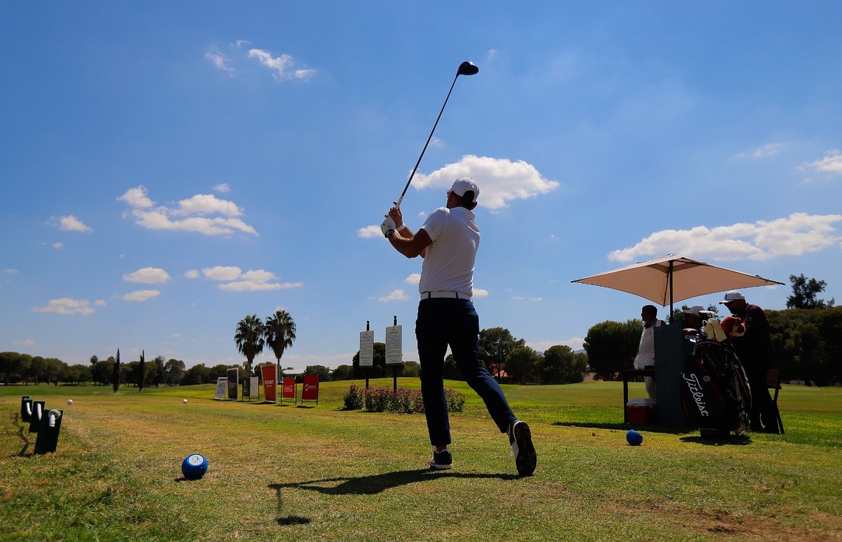 Gabriel Derbez toma la delantera en el 51 Anual de Golf: (Manuel Guadarrama)