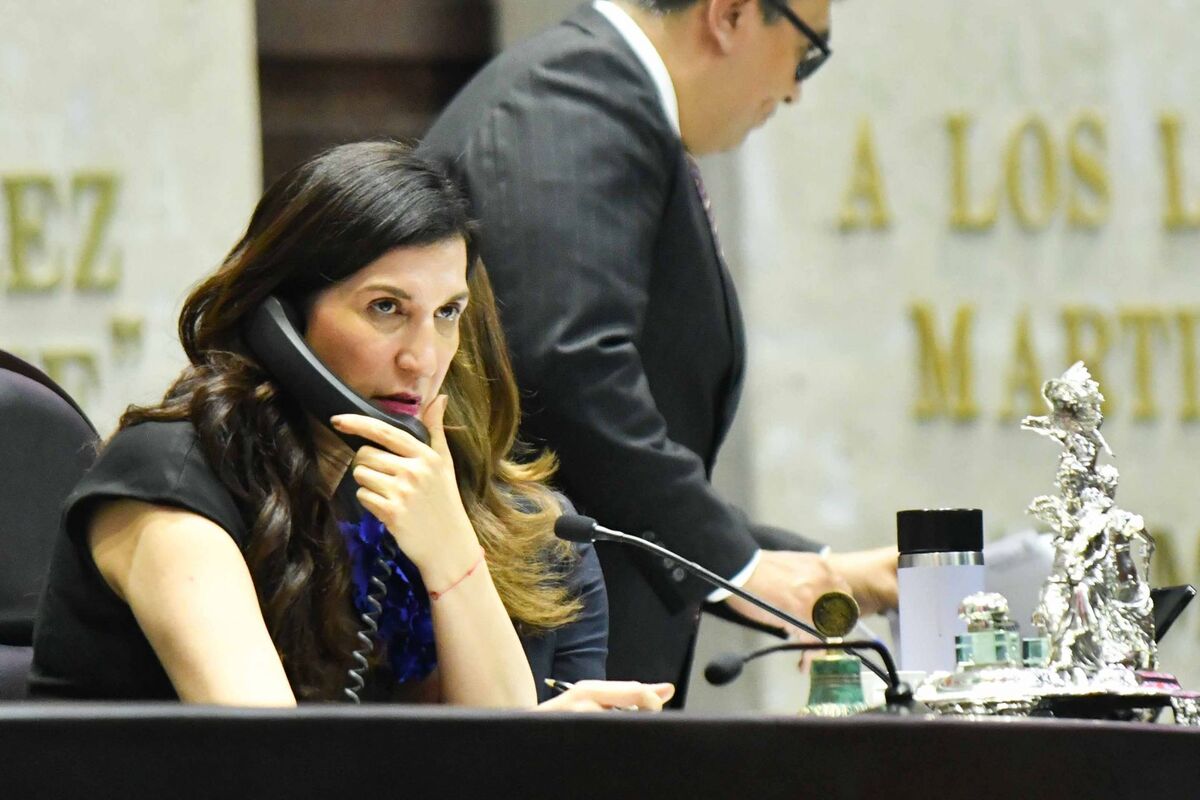 Kenia López aseguró que, desde la Cámara de Diputados, se mantienen pendientes de la iniciativa en materia de amparos. | Cuartoscuro