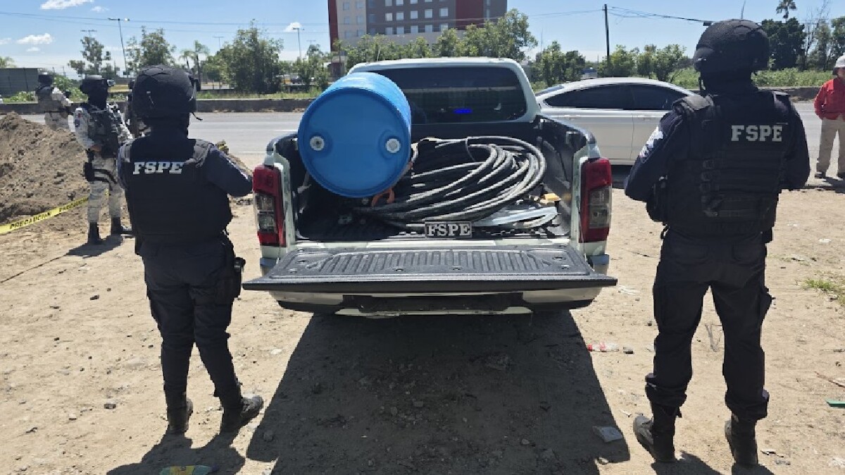 Personal de Seguridad Física de Pemex procedió a clausurar la toma clandestina en Silao. | Cortesía