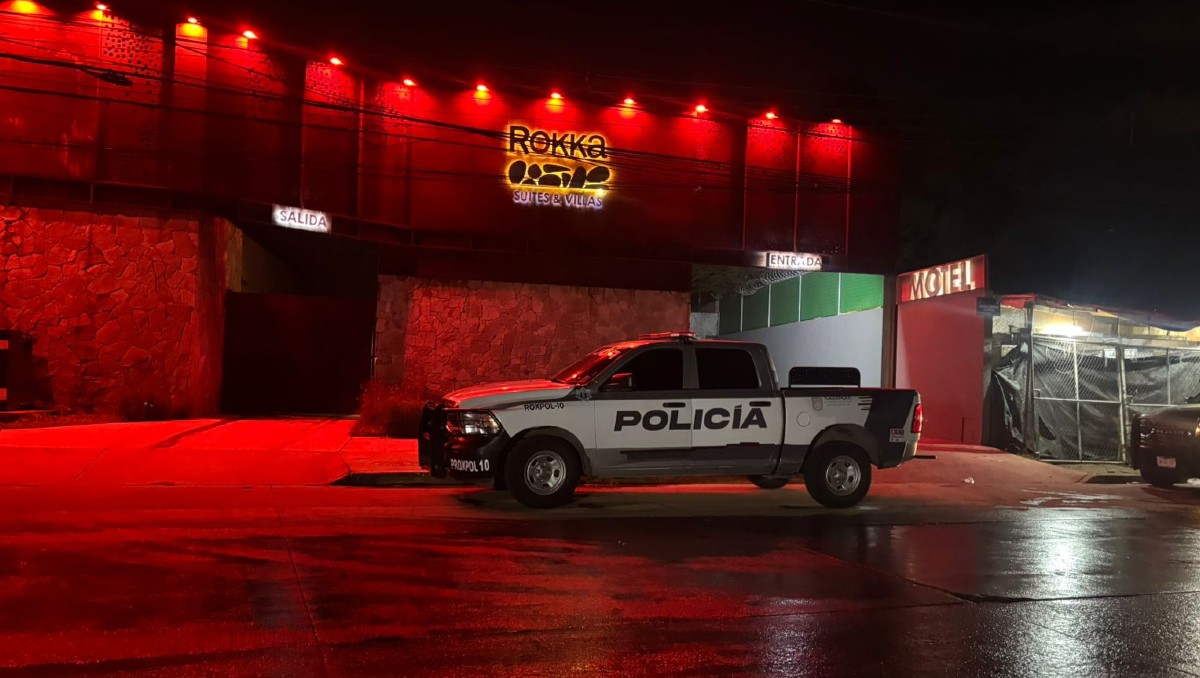 Policías de Tlaquepaque acuden a motel tras reporte de mujer pidiendo ayuda (Roberto Hurtado)