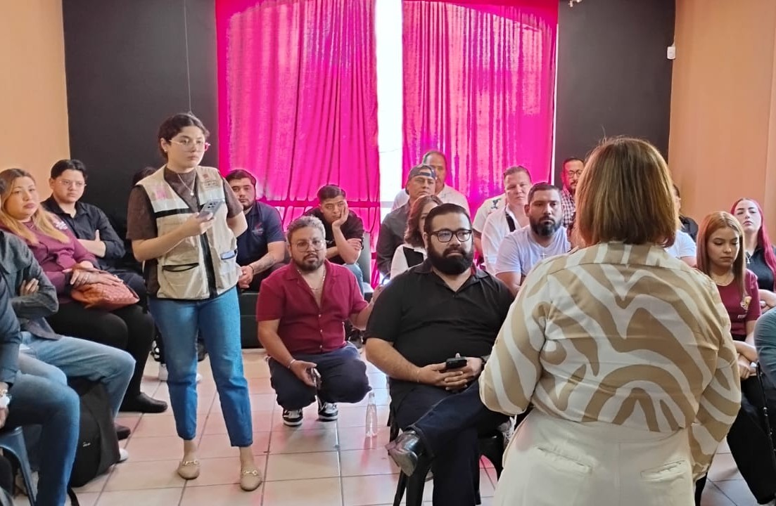 En Torreón, capacitan en centros nocturnos contra violencia a la mujer. (Especial)