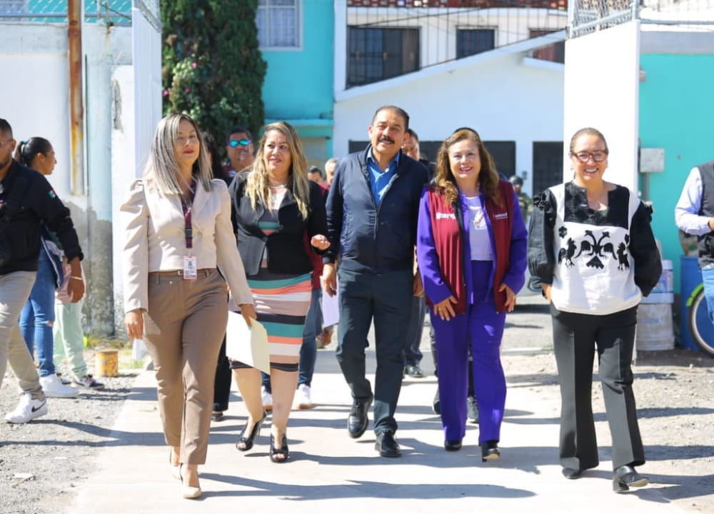 Azucena Cisneros subrayó que Ecatepec se encuentra entre los municipios con mayor rezago educativo en Edomex
