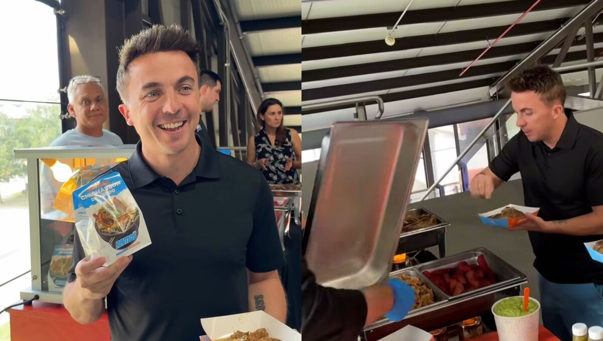 Frankie Muniz probó el famoso chicharrón de la Ramos en su visita a Monterrey. | Especial.