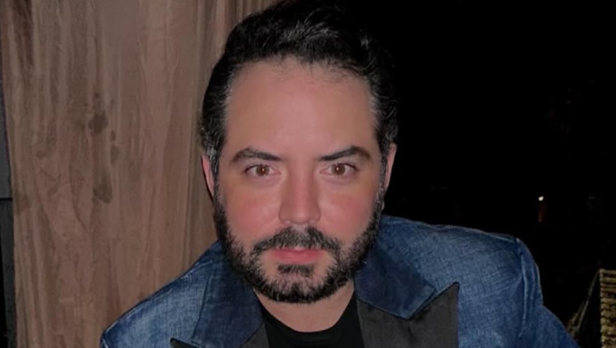El hijo de Eugenio Derbez mostró su apoyo a un habitante | Especial