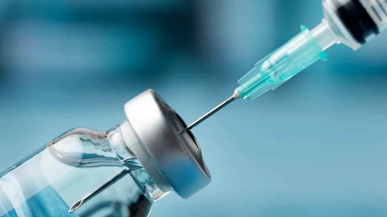 Pfizer presenta vacuna contra el virus sincicial respiratorio para embarazadas y adultos mayores