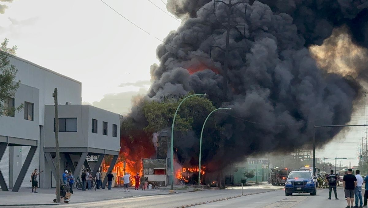 El siniestro se registra un negocio ubicado sobre  la avenida Ruiz Cortines. | Fernanda Pérez