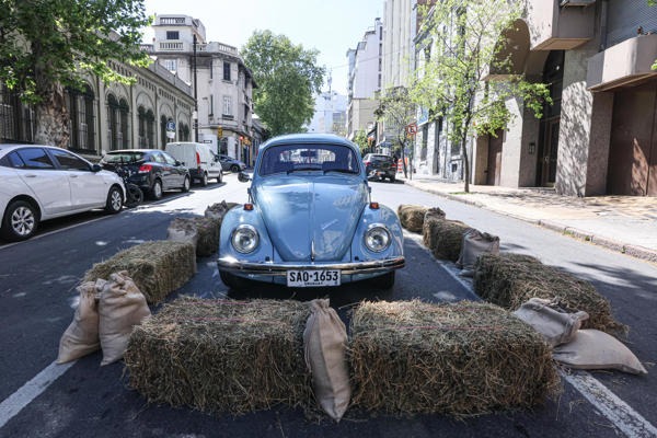 Volkswagen Fusca celeste de José Mujica en homenaje público | Agencia EFE