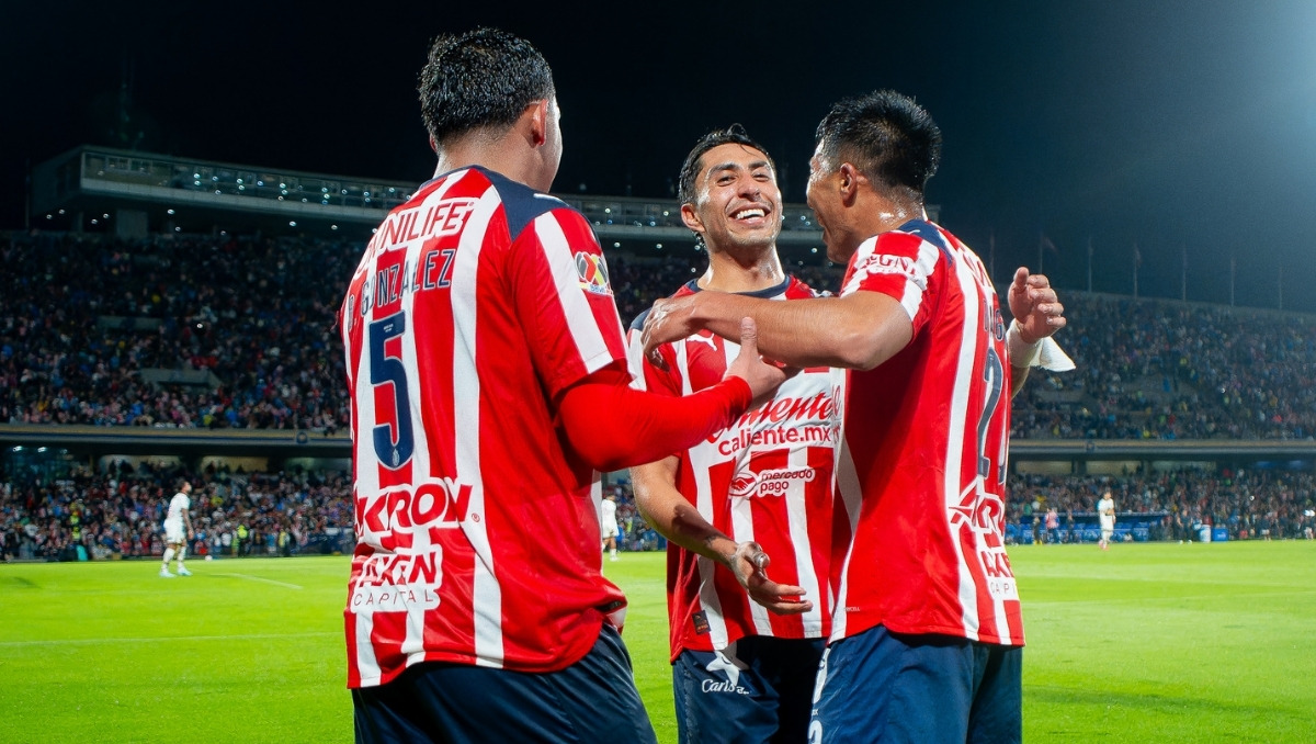 Chivas vence a Pumas en el Estadio Olímpico Universitario (Imago7)