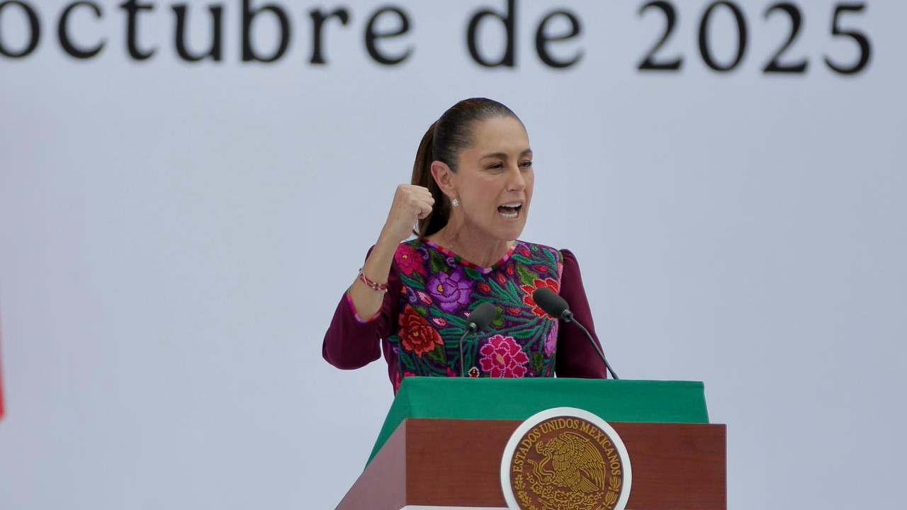 Gobiernos neoliberales dejaron “deuda maldita” en Pemex: Sheinbaum