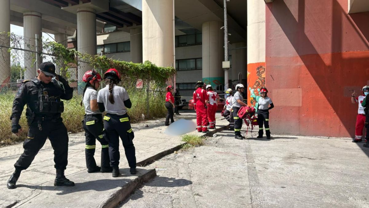 Protección Civil de Monterrey y Nuevo León realizaron maniobras de reanimación, pero el hombre ya no tenía signos vitales | Ángel Mercado