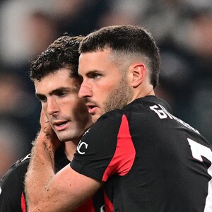 Puliscia perdona a la Juventus y el Milan empata con Santiago Gimenez como titular