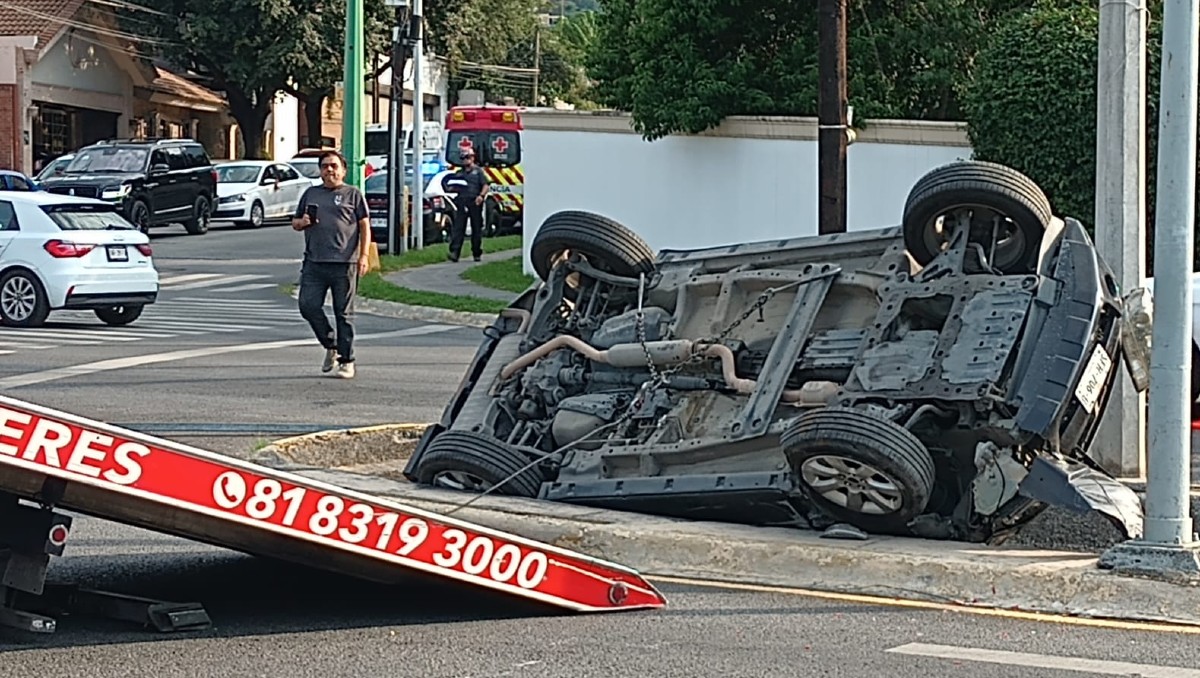 El accidente se registró en la avenida Alfonso Reyes. Foto: Israel Santacruz