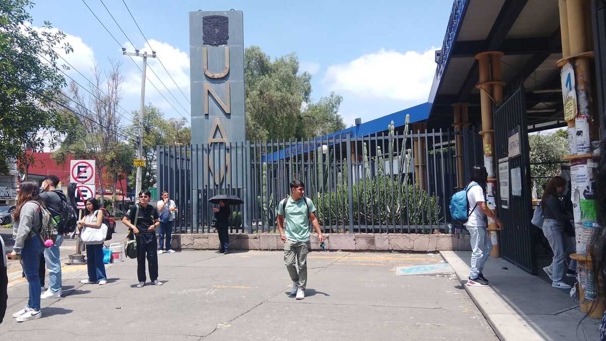 Autoridades escolares agradecieron a la comunidad de FES Iztacala para colaborar con el desalojo. | Carlos Zaid