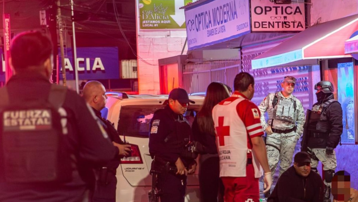 Autoridades del estado acudieron al inmueble ante la alerta de los vecinos. | Foto: Especial