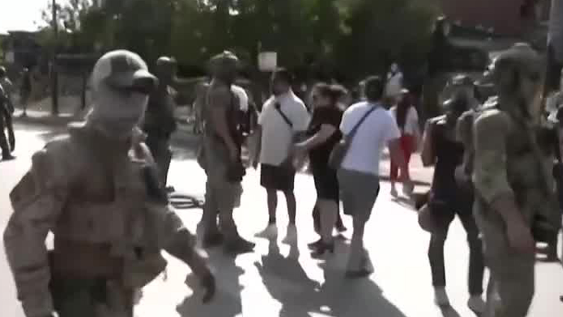 En Chicago, las redadas masivas se intensifican y llegan 300 elementos de la Guardia Nacional
